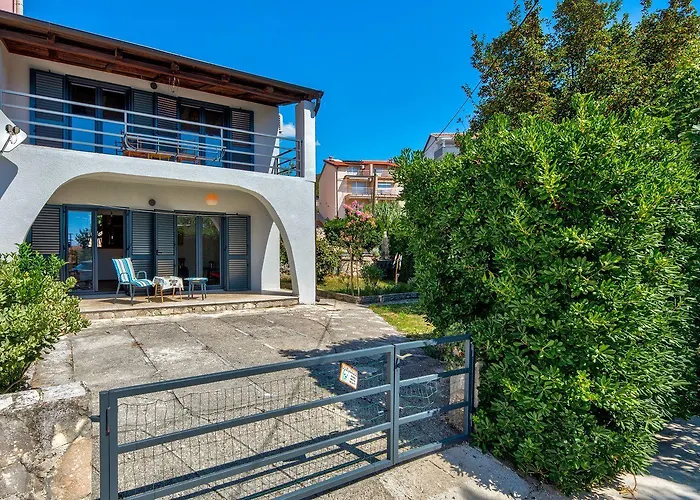 Holiday home Mediterrane Casa Nur 350 Meter Zum Mit Meerblick, Waschmaschine, Smart-tv Crikvenica