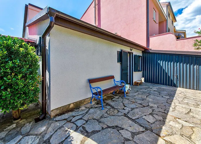 Holiday home Mediterrane Casa Nur 350 Meter Zum Mit Meerblick, Waschmaschine, Smart-tv Crikvenica